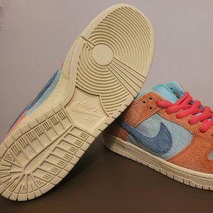 Nike SB Dunk Low Orange and Emerald Rise